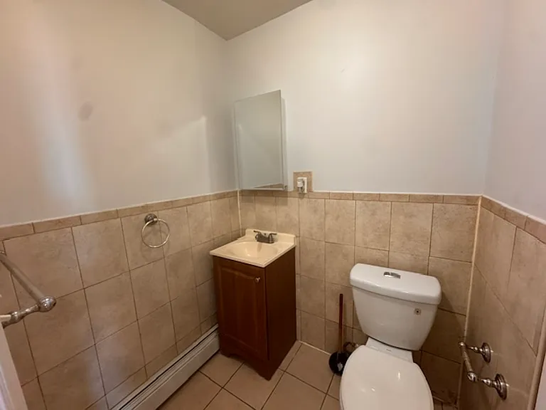 97 Waverly St #3R — Photo 10