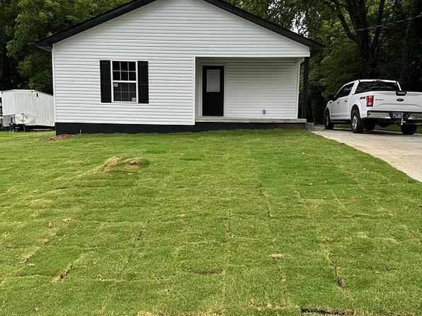 310 Garland St, Greenfield, TN 38230