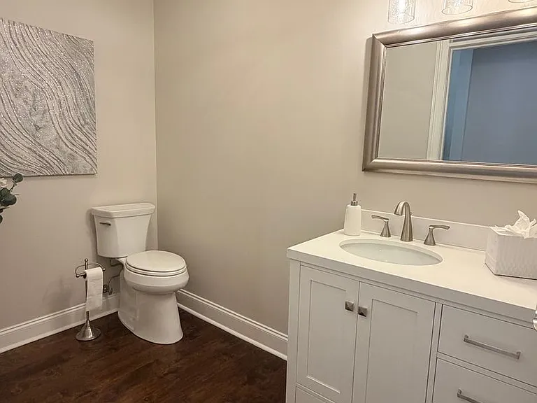 300 Grandview Ct #323 — Photo 6