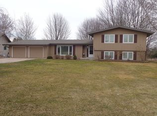 N5982 Wolf River Rd, Shawano, WI 54166