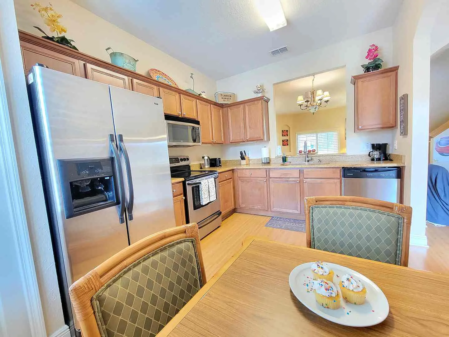 3 bed, 2.5 bath, 1490 sqft, $2,350 — Photo 2