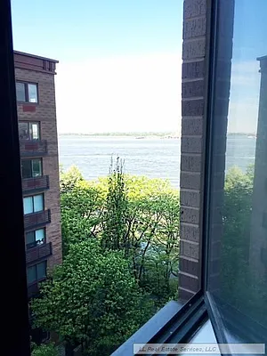 Rented by LL Real Estate Services | media 1