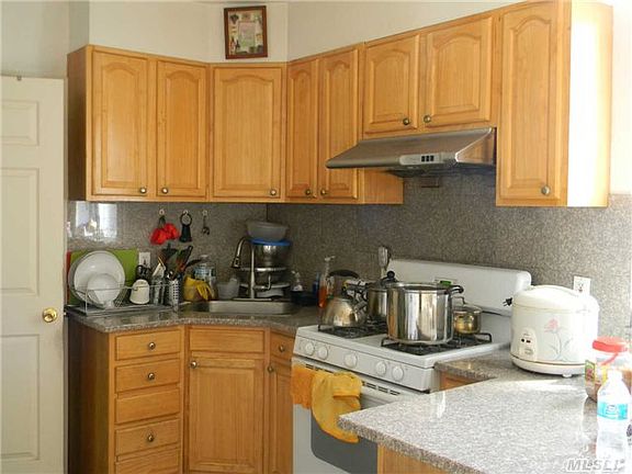 4th image of 4236 82nd St