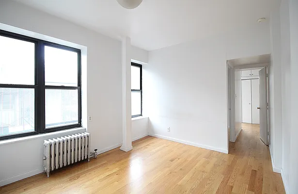 Rented by Julianna Realty Corp | media 8