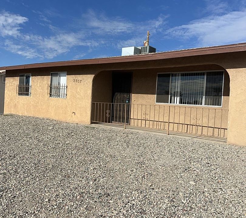 1st image of 2857 Daytona Ave