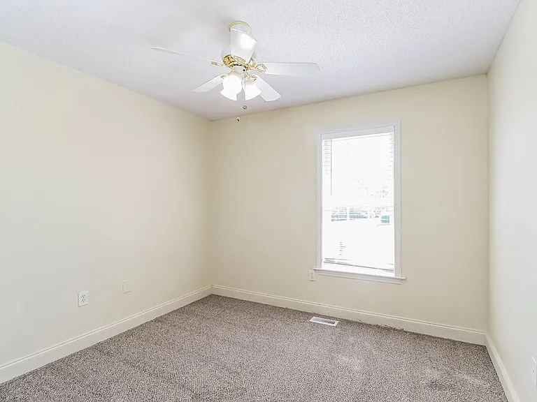 4512 Carol Ct — Photo 13
