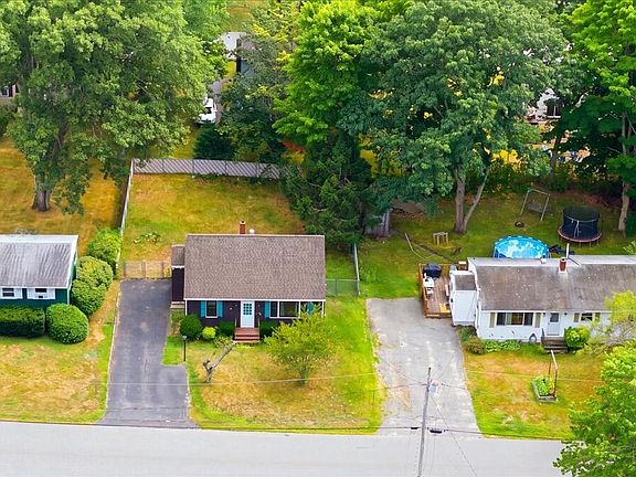 5th image of 35 Hillside Road