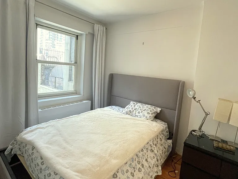 159 W 53rd St #15G — Photo 7