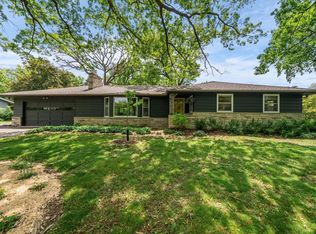 1774 Gramsie Rd, Arden Hills, MN 55112