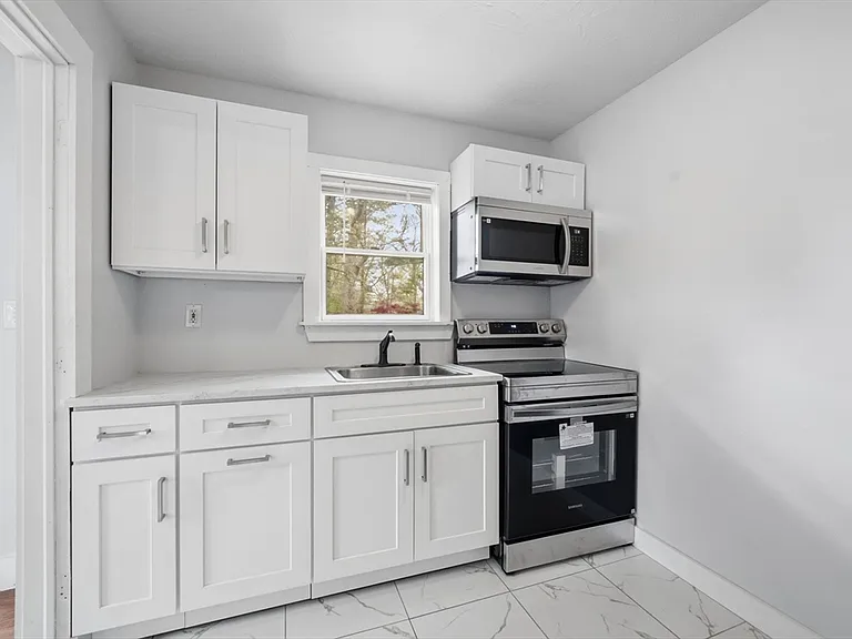 8 Ash St — Photo 27