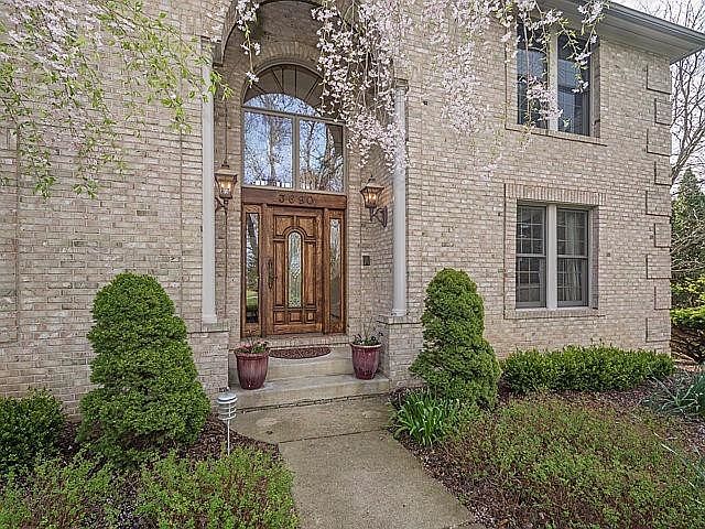 1st image of 3690 Creekside Dr