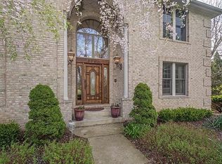 3690 Creekside Dr, Ann Arbor, MI 48105