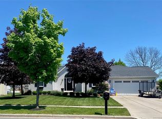 73 Bluejay Ln, Grand Island, NY 14072