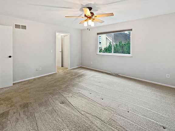 3rd image of 2709 Robers Ave #B