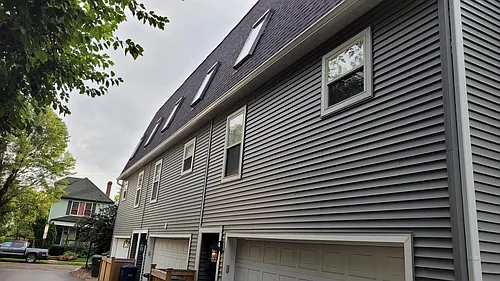 590 Bradley St Photo 1