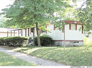 810 Cypress St, Highland, IL 62249