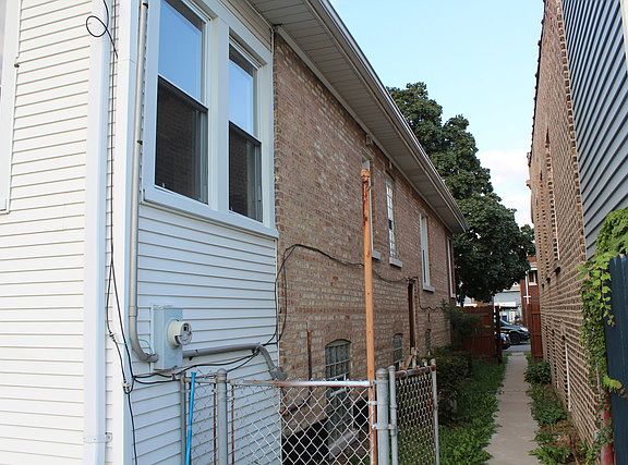 2nd image of 2402 S 57th Ct