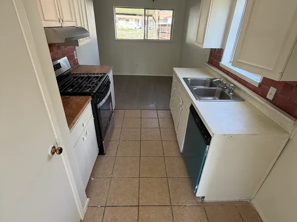 2421 Ridgedale Dr, Carrollton, TX 75006