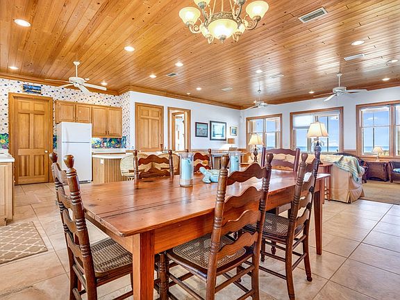 5th image of 872 W Gorrie Dr