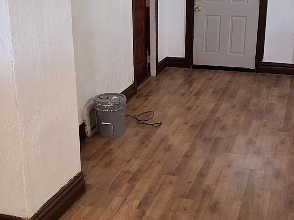 3rd image of 505 Foster Ave