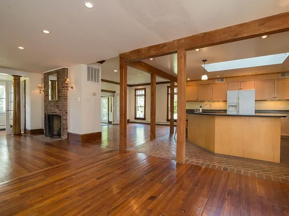 20100 Sycolin Rd, Leesburg, VA 20175