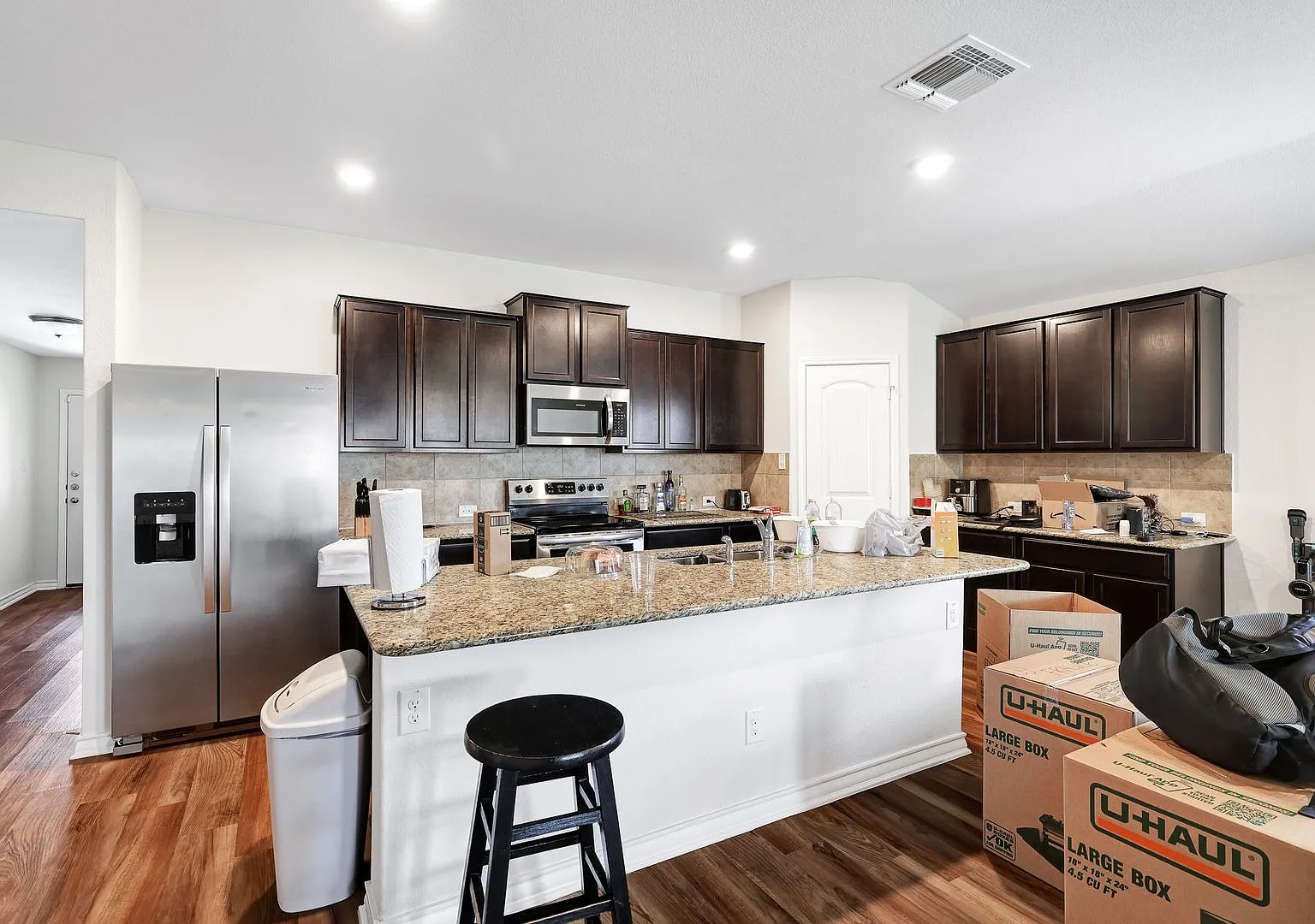 Stunning Corner Lot Home with Easy Access to Lackland AFB — Photo 4