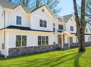 263 Arbor Rd, Franklin Lakes, NJ 07417
