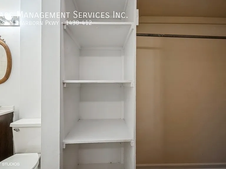 1430 N Dearborn Pkwy — Photo 31