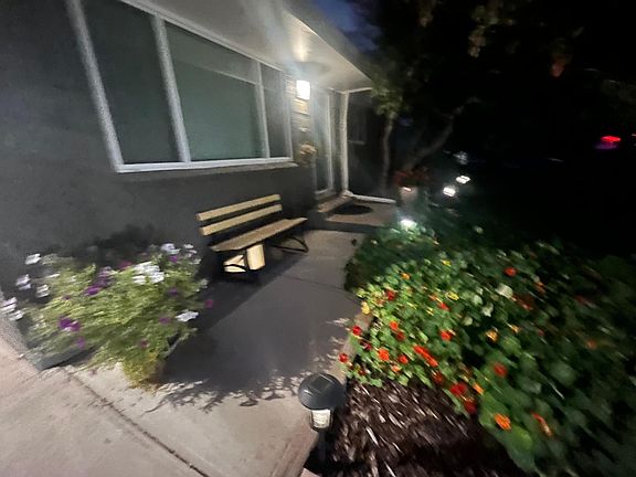 Driveway lights for night time entrance