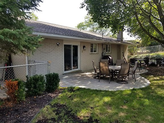 5th image of 901 Jeffrey Dr