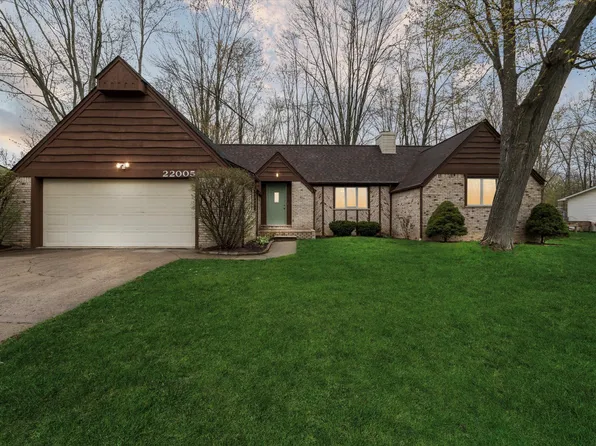 22005 Cass St, Farmington Hills, MI 48335