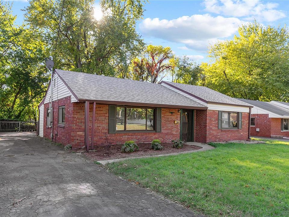 1040 Washington St, Florissant, MO 63031 | Zillow