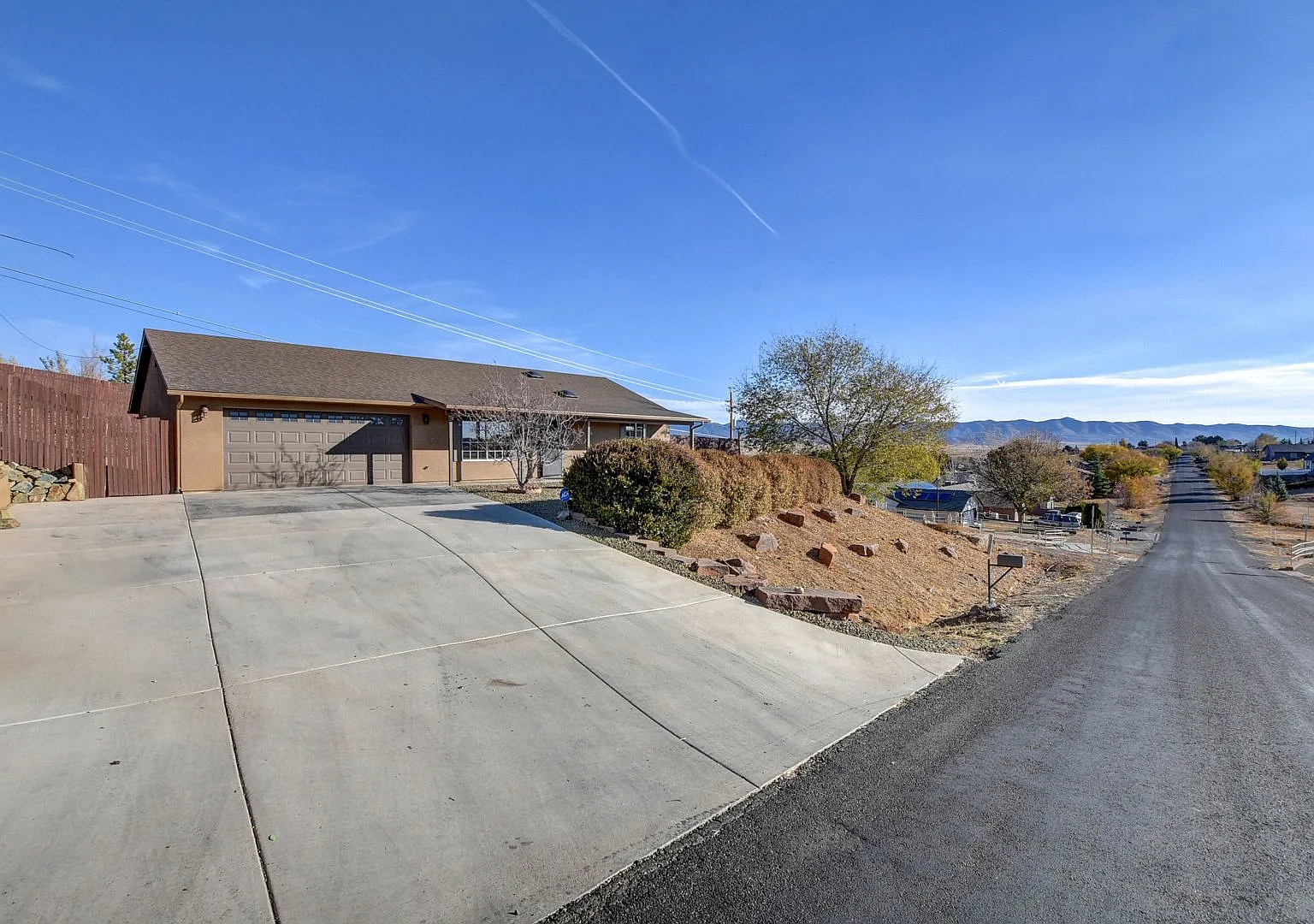 Pet friendly - 3 Bedroom Home for Rent in Prescott Valley!! — Photo 4