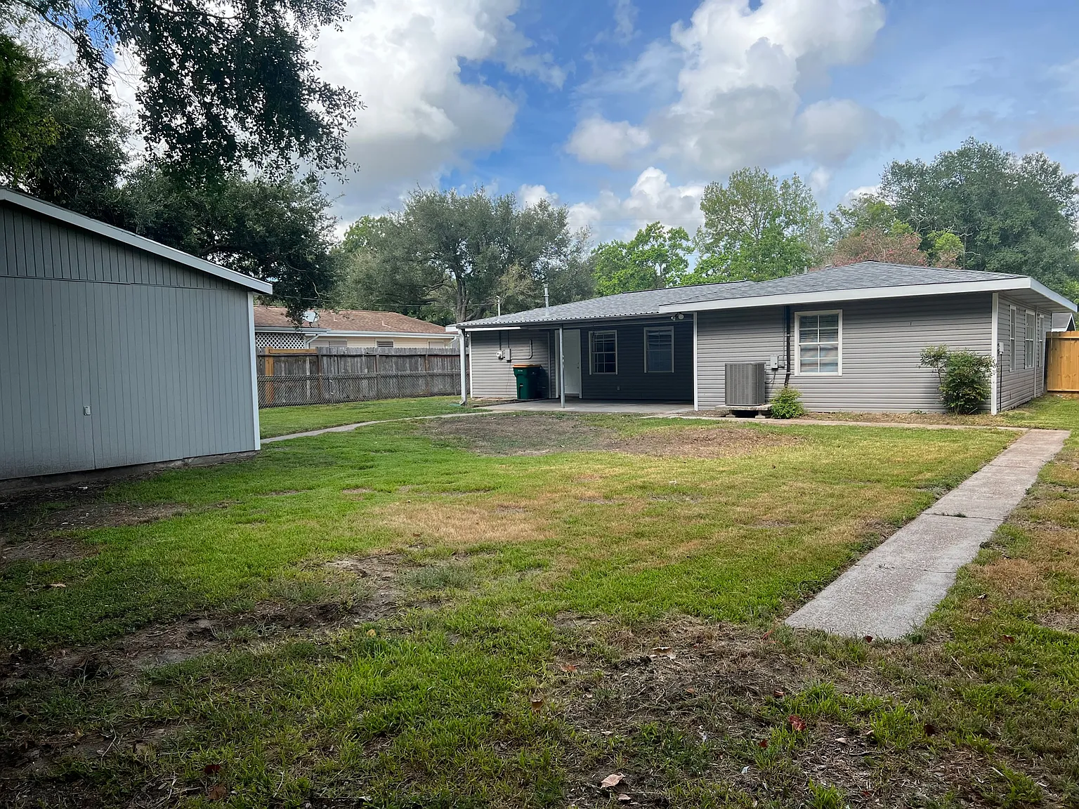 4 bed, 2.0 bath, 1612 sqft, $1,995 — Photo 4