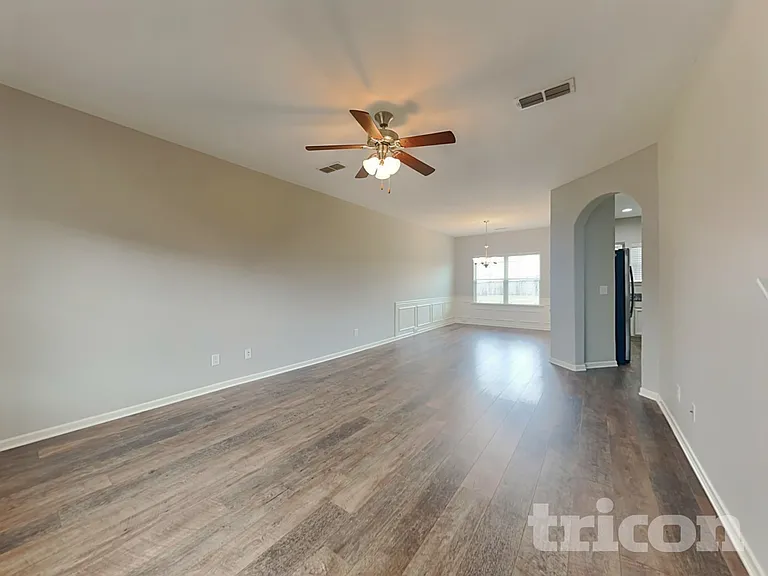 1031 Solomon Ln — Photo 3