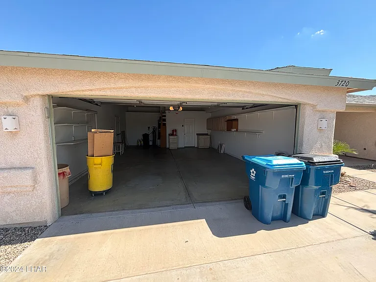 3720 Beachview Dr — Photo 3