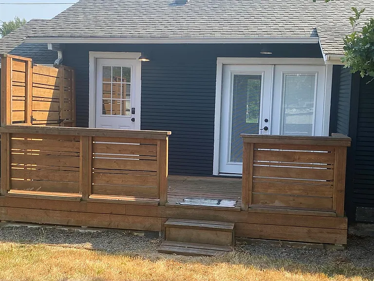 805 Harris St — Photo 3