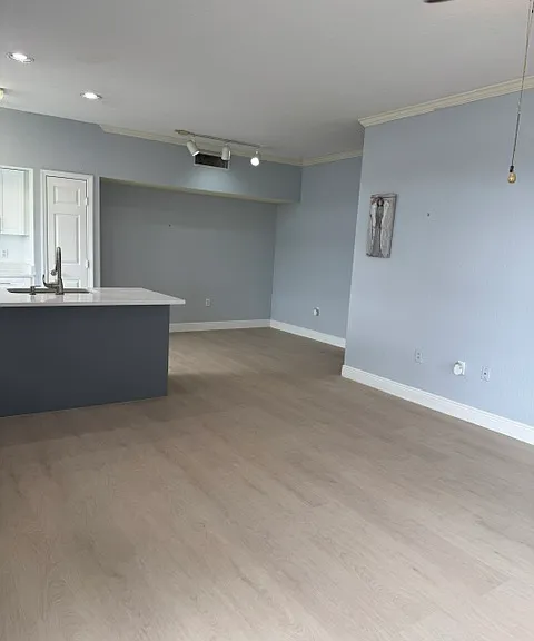 9218 Lake Chase Island Way #B12 — Photo 2