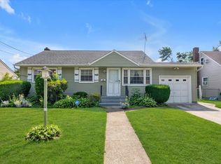 475 Emerson St, Uniondale, NY 11553