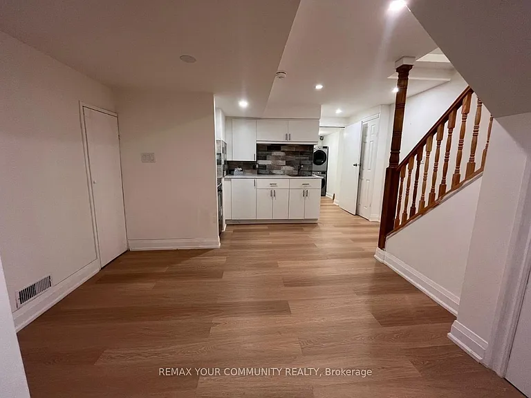 11 Kingsmead Ct #BASEMENT — Photo 2