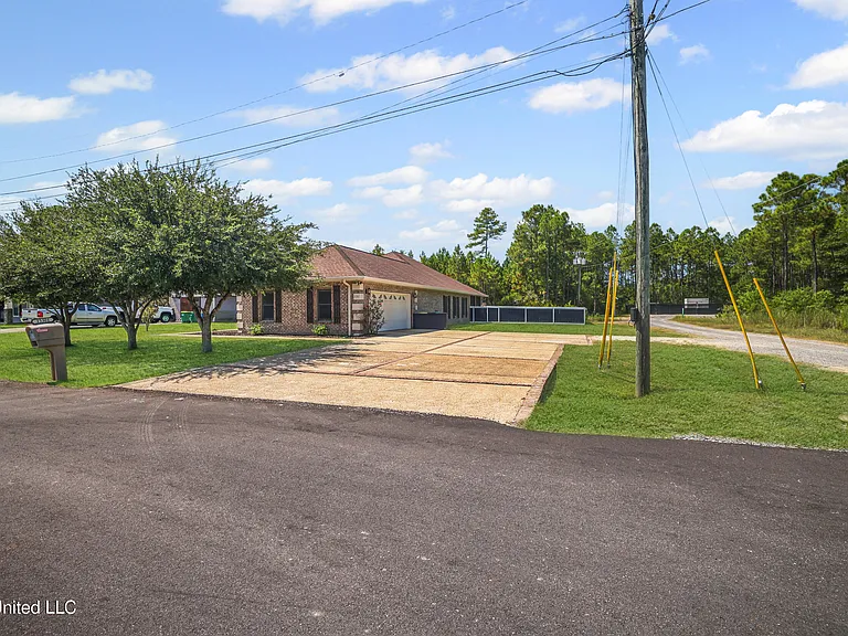 15301 Parker Rd — Photo 4