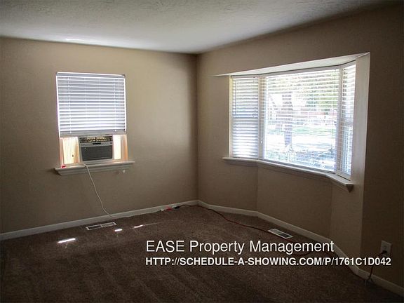 4th image of 960 N Victoria Way
