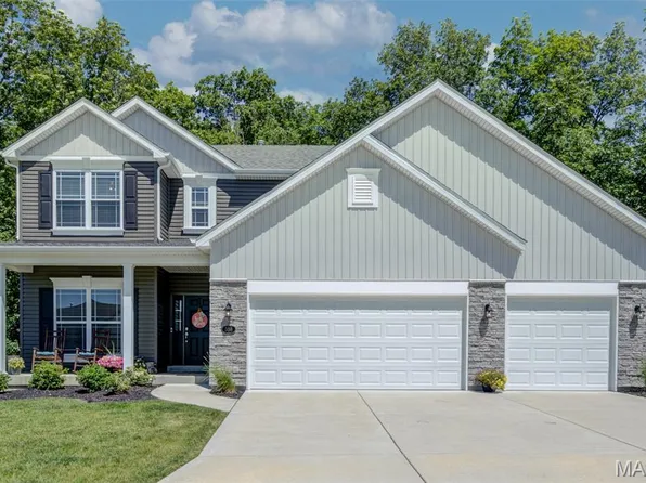 588 Lakewood Dr, Moscow Mills, MO 63362