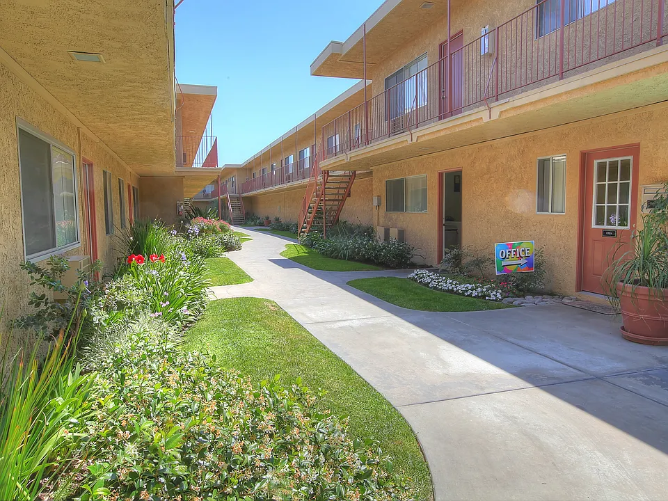 15120 Woodruff Apartments