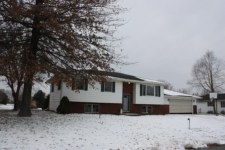 1st image of 716 Clarendon Dr