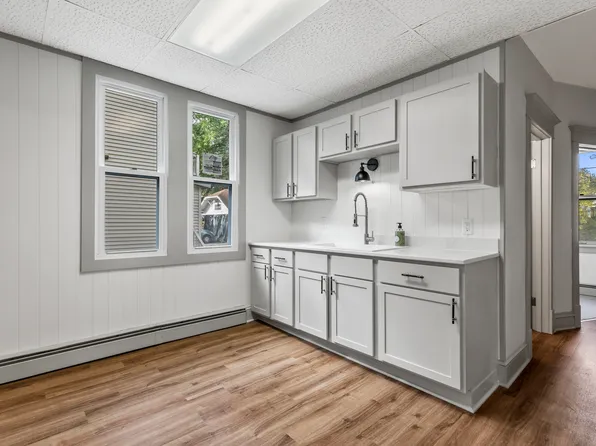 303 Grand Ave APT 1, Hartford, WI 53027