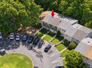 206 Hill Rise, Calverton, NY 11933