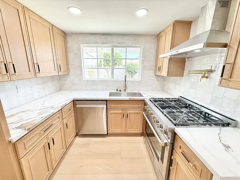2902 E Winfield Ave — Photo 7