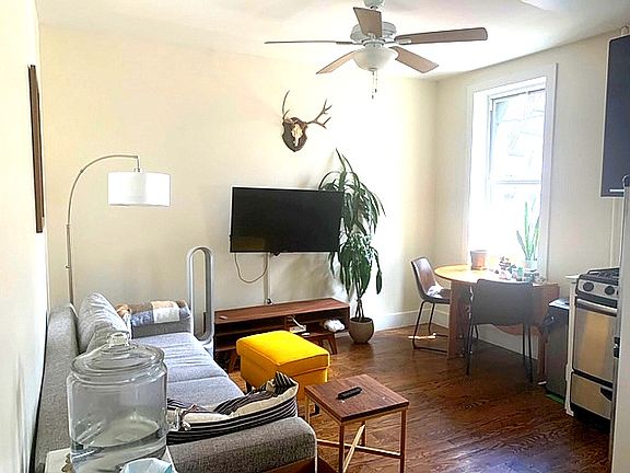 2nd image of 117 S 4th St #4R