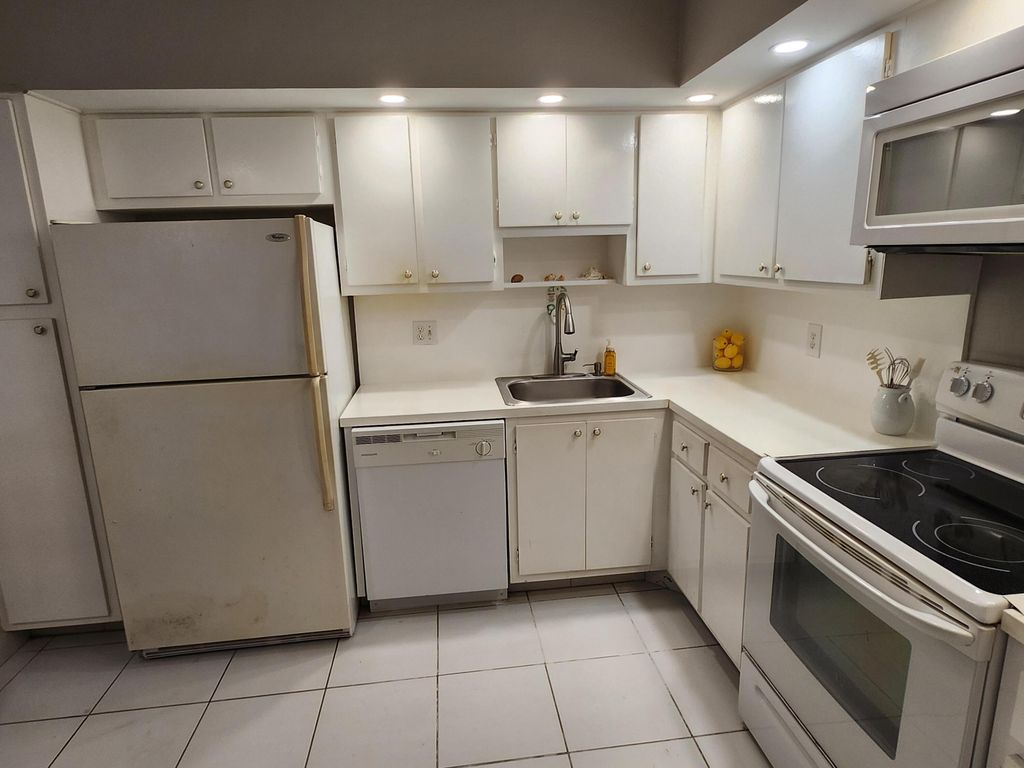 4030 W Palm Aire Drive #101, photo 7